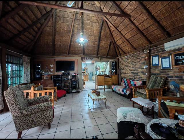3 BEDROOM HOUSE FOR SALE IN THREE RIVERS